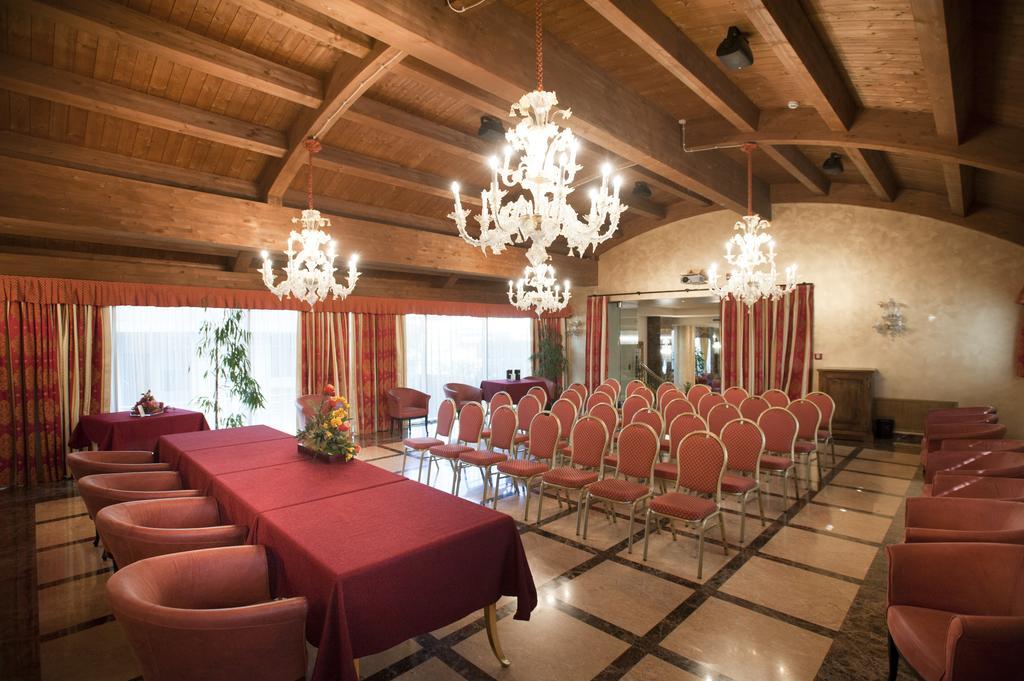 Hotel Calissano Альба Екстер'єр фото