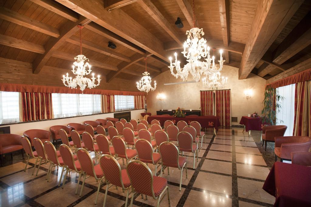 Hotel Calissano Альба Екстер'єр фото