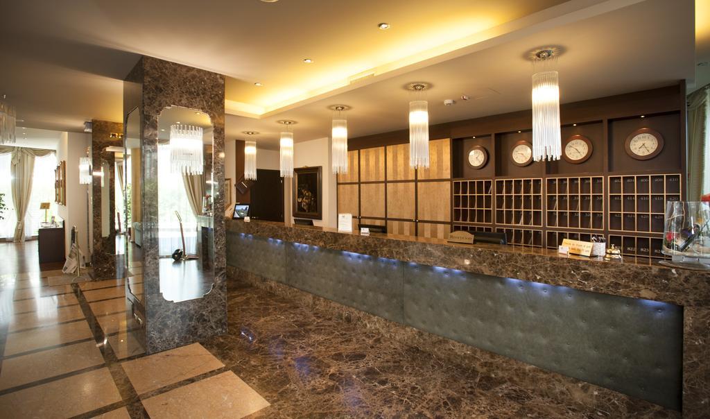 Hotel Calissano Альба Екстер'єр фото