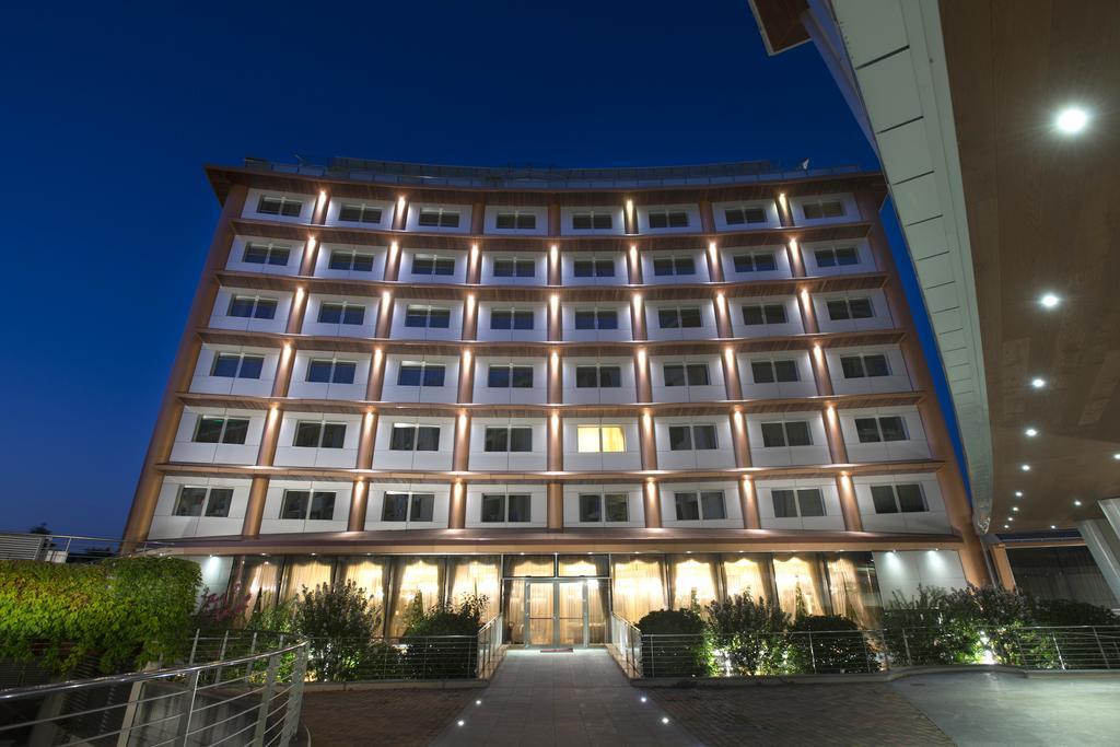 Hotel Calissano Альба Екстер'єр фото