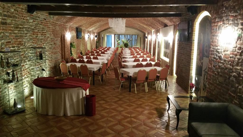 Hotel Calissano Альба Екстер'єр фото