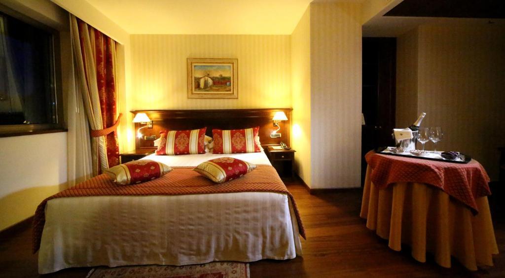 Hotel Calissano Альба Номер фото