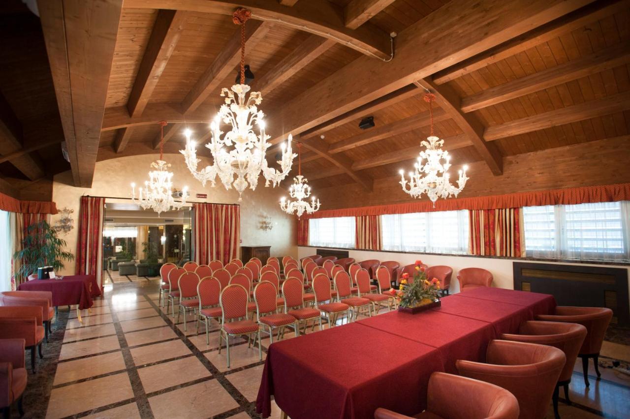 Hotel Calissano Альба Екстер'єр фото