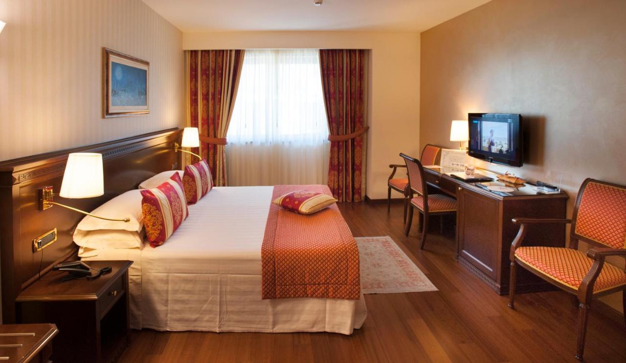 Hotel Calissano Альба Екстер'єр фото